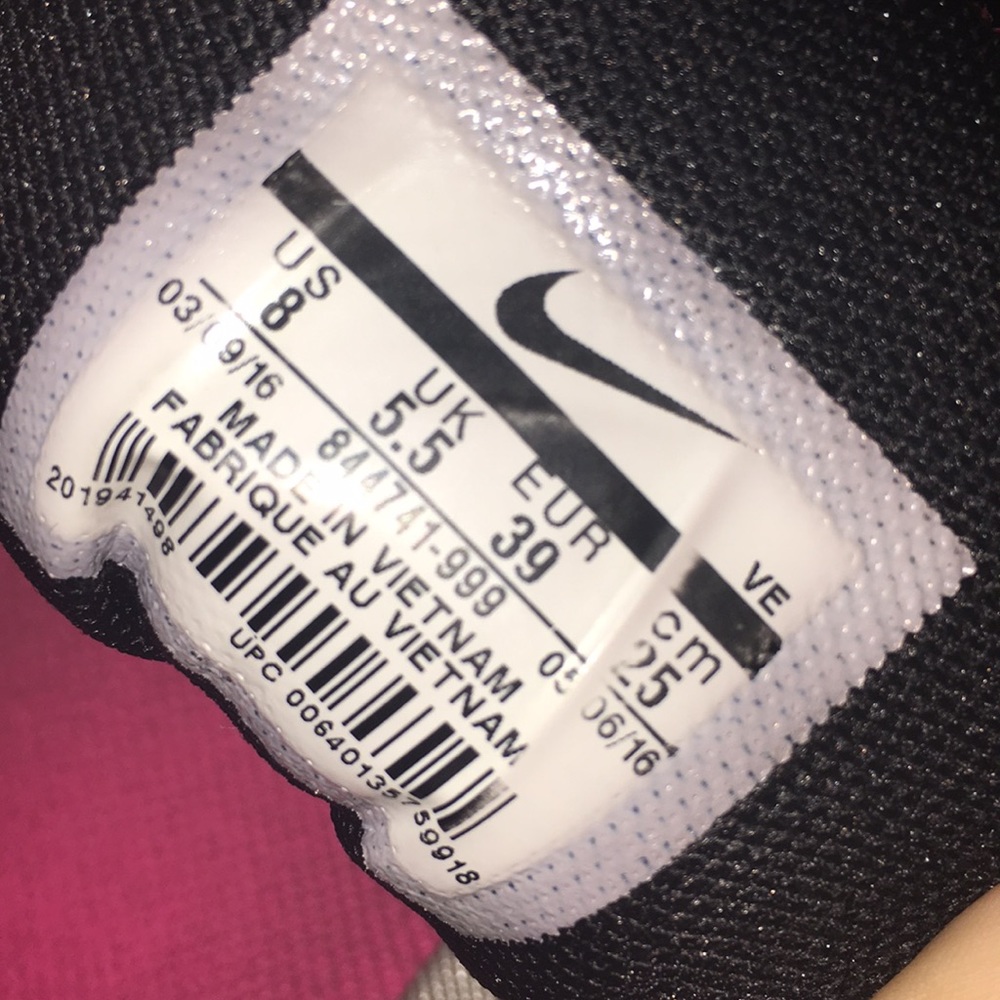 Shoes - Picture 7 of 7